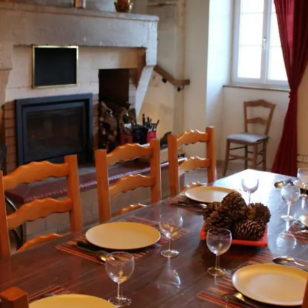 Charentais Avec Cour Privative, Baby-equipement, Teletravail, Velos, Bbq, Animaux Acceptes - Fr-1-653-170 Chalais (Charente)