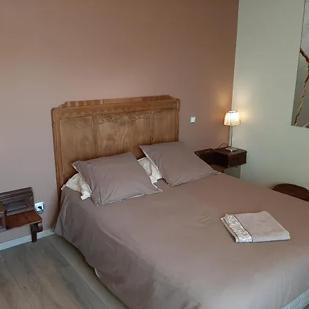 Charentais Avec Cour Privative, Baby-equipement, Teletravail, Velos, Bbq, Animaux Acceptes - Fr-1-653-170 * Chalais (Charente)